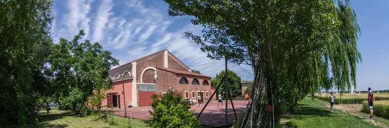 Exterior Bordeghina B&B in Farmhouse