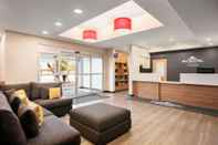 Lobby Microtel Inn & Suites By Wyndham Val-d Or