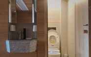 In-room Bathroom 3 Gefii Space X