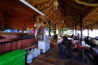 Bar, Kafe, dan Lounge Sanggaou Bungalows