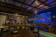 Bar, Kafe dan Lounge Botum Palace Hotel