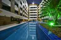 Swimming Pool Littoral Gold Flat