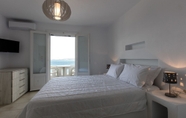 Kamar Tidur 5 Apricot and Sea Luxury Villas