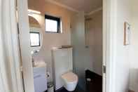 Toilet Kamar Austurey cottages