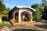 Bangunan River Side Villa