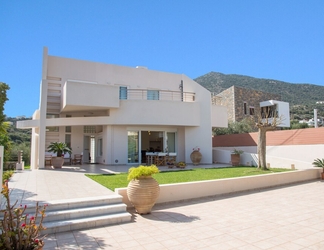 Exterior 2 Cretan Ivory Villa