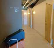 Lobi 2 CAFETEL KYOTO SANJO for Ladies - Hostel, Caters to Women