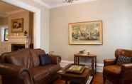 Common Space 4 Sir Isaac Brock B&B Luxury Suites