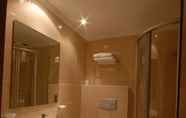 Toilet Kamar 7 Buyuk Berk Otel