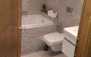 Toilet Kamar 2 Maryouma Appart