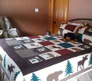 Kamar Tidur 7 Strong Timbers B&B