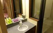 Toilet Kamar 5 Hotel Eris Hakata - Adult Only