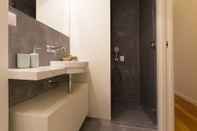 In-room Bathroom Downtown Prestige by Homing