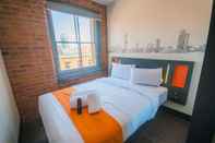 Bedroom easyHotel Manchester