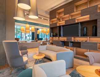 Lobby 2 Hampton by Hilton Warsaw Mokotow