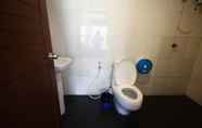 Toilet Kamar 4 Rimlay Bungalow