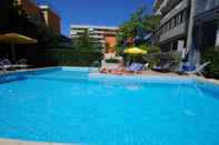 Swimming Pool Hotel Caravelle Pesaro