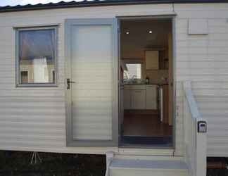 Exterior 2 Luxury 3 Bed Caravan Lakes - Haven Site