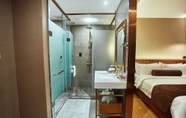 In-room Bathroom 3 James Joyce Coffetel Qifu Xincun Branch