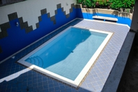 Kolam Renang Apartamento con piscina by Vivetu