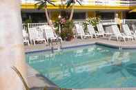 Swimming Pool American Safari Motel