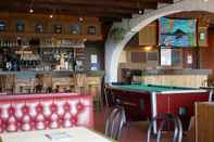 Bar, Cafe and Lounge Hotel la Portette