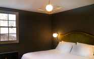 Kamar Tidur 4 Lock & Key Hotel