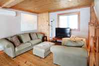 Common Space Muskoka Cottage Beautiful Lake View