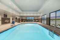 Swimming Pool Hampton Inn & Suites Reno/Sparks