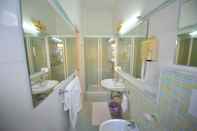 Toilet Kamar Hotel Donato