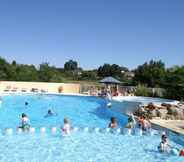 Swimming Pool 4 Les Chênes Verts