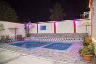 Swimming Pool Aruma Hotel