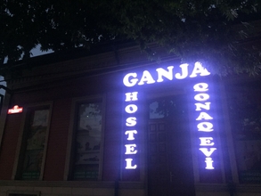 Bên ngoài 4 Ganja Hostel