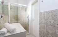 In-room Bathroom 3 Boutique & spa Sirenahotel