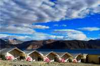 ภายนอกอาคาร TIH Pangong Lake View Cottages and Camps