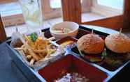 Restoran 2 Cafe & Guest House SLAMs DUNKBURGER - Hostel