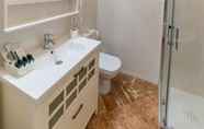 Toilet Kamar 5 Rey Don Pedro Luxury Home