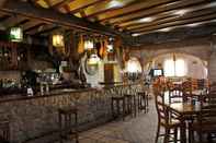 Bar, Cafe and Lounge Hotel El Seto
