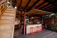 Bar, Cafe and Lounge Lee Wine Ruk Thai Resort