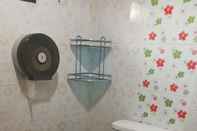 Toilet Kamar Ingkamol Homestay