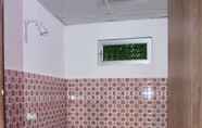 Toilet Kamar 5 Pratha Inn