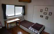 Kamar Tidur 3 GUEST HOUSE TEN-ROKU - Hostel, Caters to Women