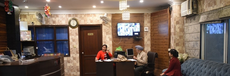 Lobby Hotel Kashish Plaza