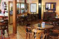 Bar, Cafe and Lounge Hotel San Luis