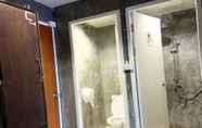 Toilet Kamar 7 Juno Hostel Pai - Adults Only