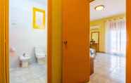 Toilet Kamar 7 Hotel Duc de Vendome
