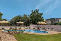 Swimming Pool Villa Galicia