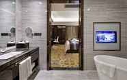 Toilet Kamar 6 Anshun Perenc Hotel