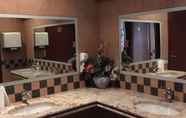 In-room Bathroom 7 La Cittadella Dell'Oasi Hotel