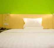 Kamar Tidur 5 7 Days Inn